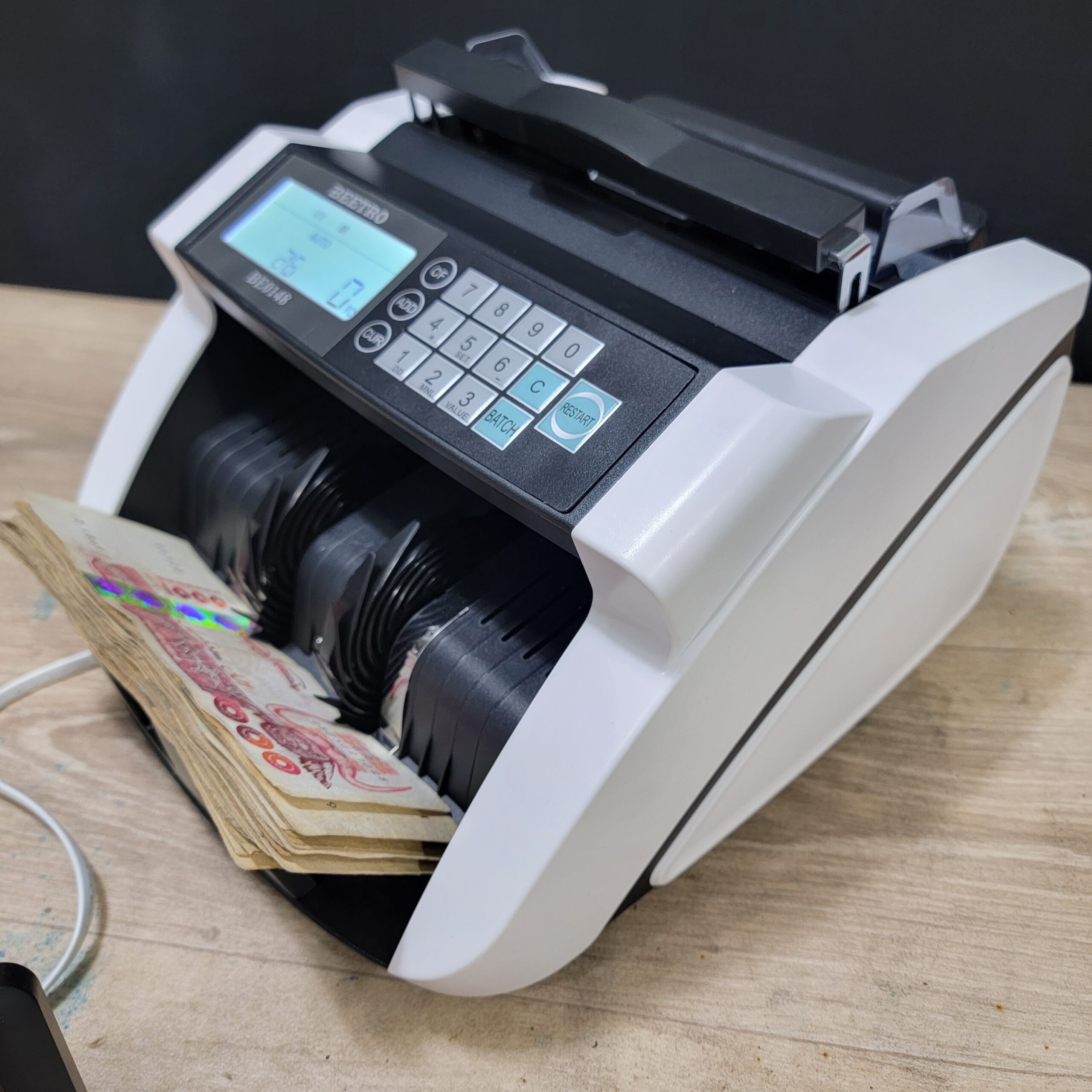 آلة حساب النقود و كشف التزوير متعددة المهام COMPTEUSE DES BILLETS BEETRO BE0148 - Image 2
